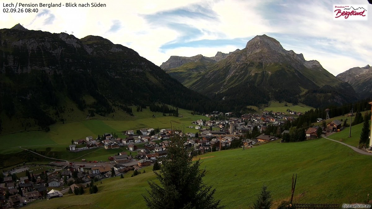 Archiv Foto Webcam Oberlech: Ausblick Pension Bergland
