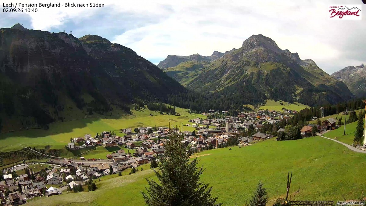 Archiv Foto Webcam Oberlech: Ausblick Pension Bergland