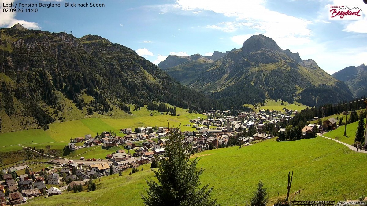 Archiv Foto Webcam Oberlech: Ausblick Pension Bergland