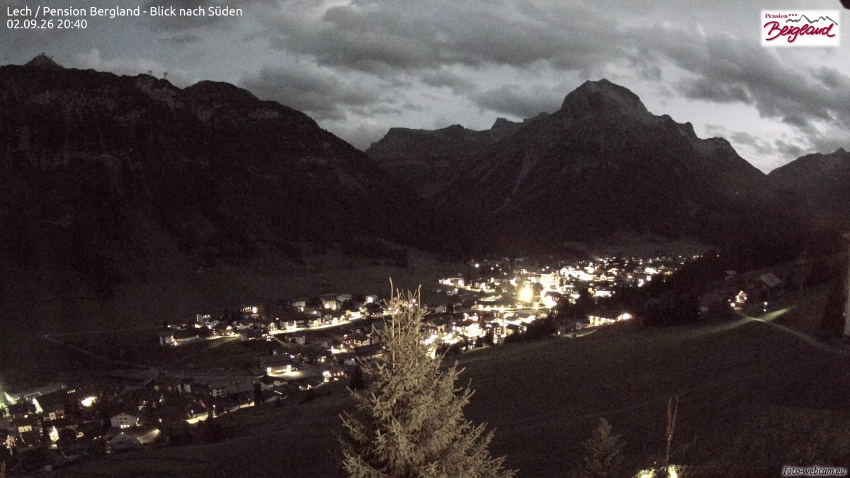Archiv Foto Webcam Oberlech: Ausblick Pension Bergland