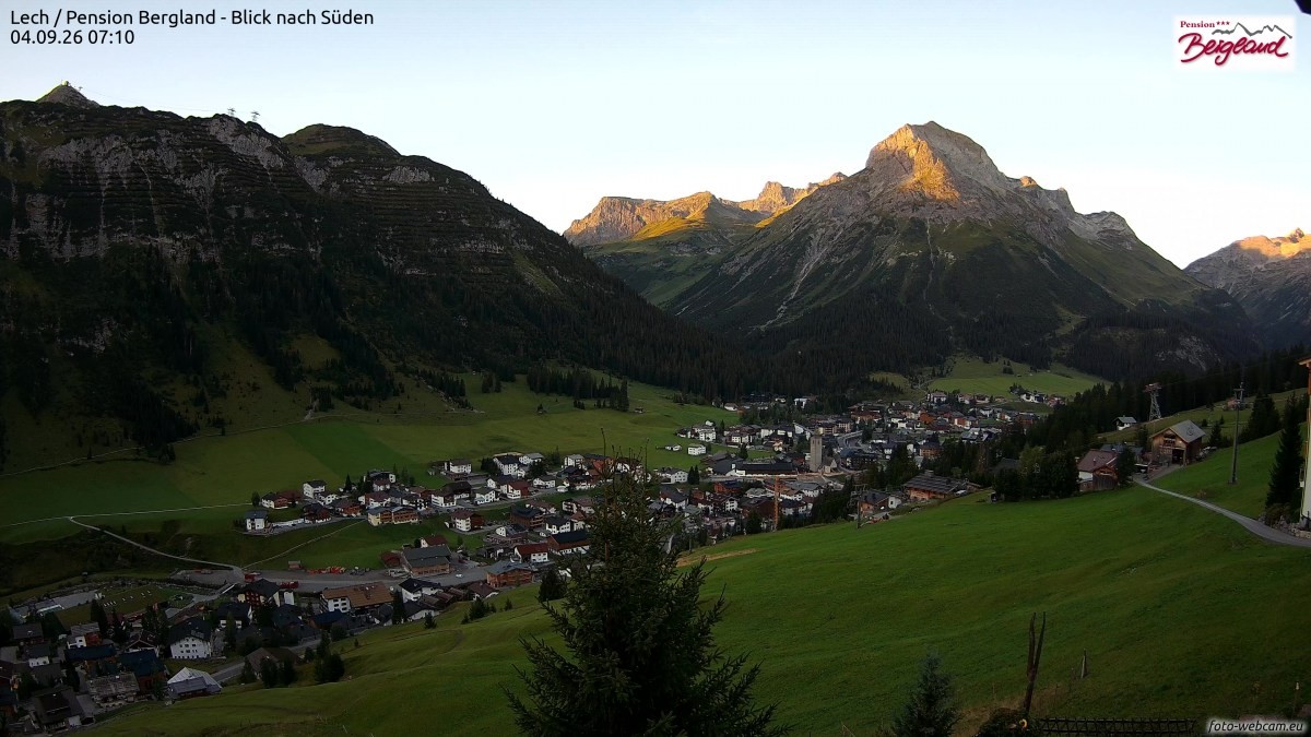 Archiv Foto Webcam Oberlech: Ausblick Pension Bergland
