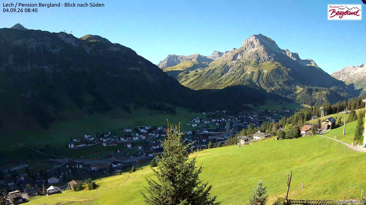 Archiv Foto Webcam Oberlech: Ausblick Pension Bergland
