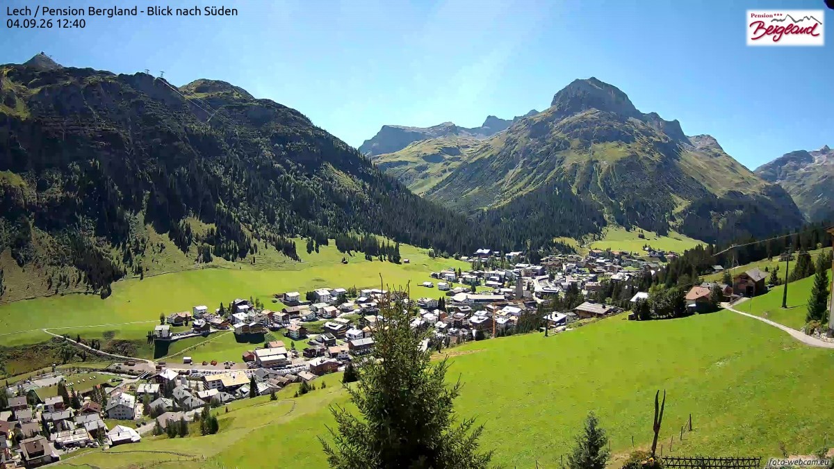 Archiv Foto Webcam Oberlech: Ausblick Pension Bergland