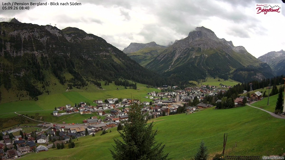 Archiv Foto Webcam Oberlech: Ausblick Pension Bergland