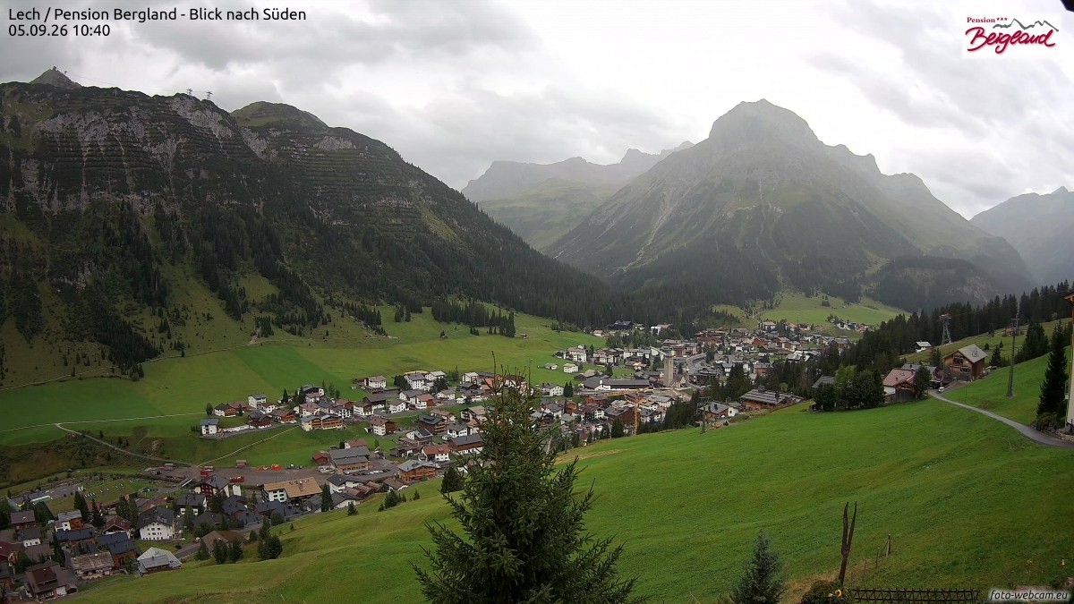 Archiv Foto Webcam Oberlech: Ausblick Pension Bergland