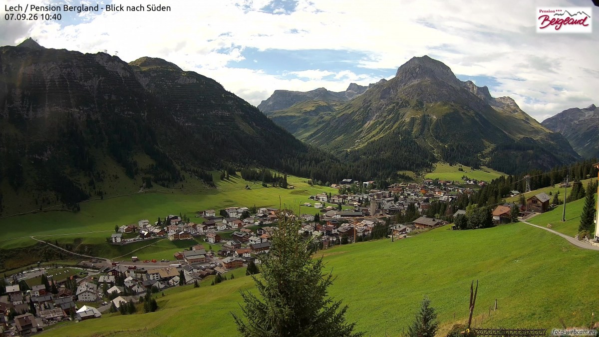 Archived image Webcam Lech am Arlberg - Guesthouse Bergland