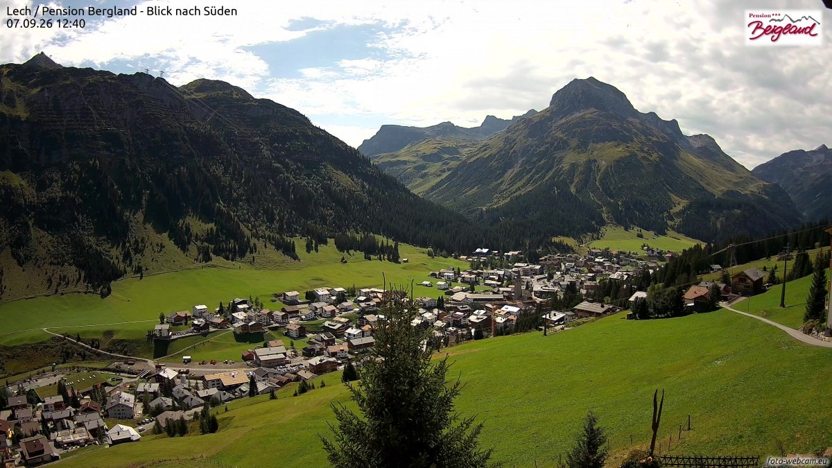 Archived image Webcam Lech am Arlberg - Guesthouse Bergland