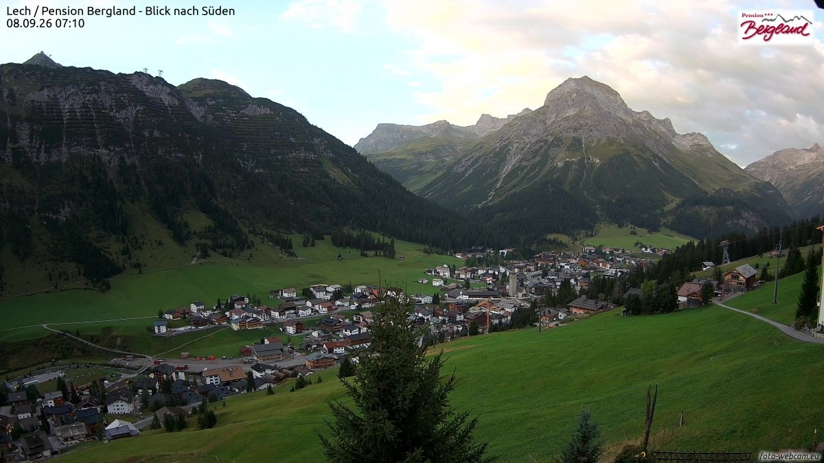 Archiv Foto Webcam Oberlech: Ausblick Pension Bergland