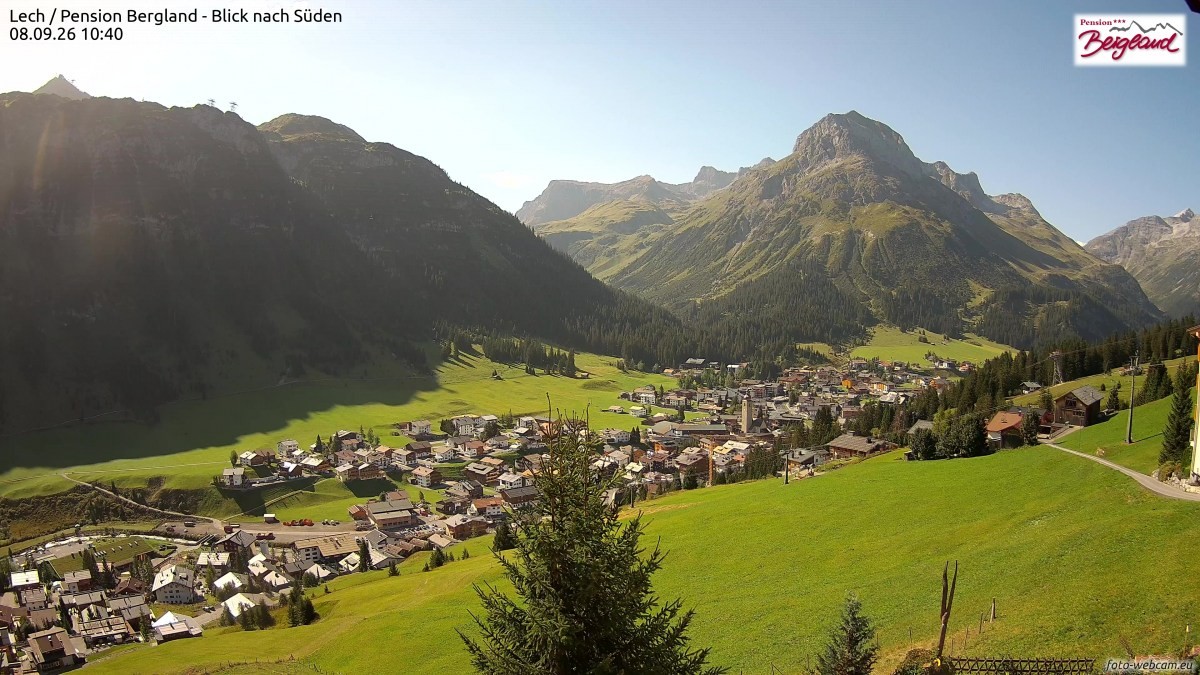 Archiv Foto Webcam Oberlech: Ausblick Pension Bergland