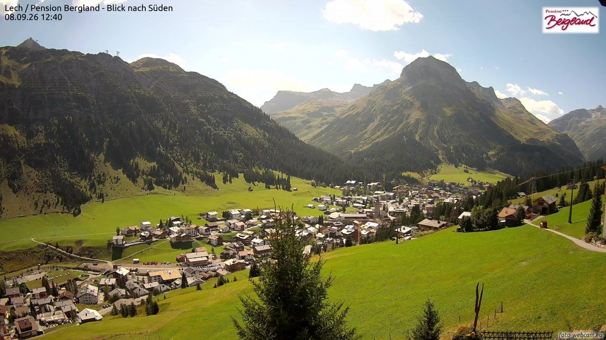 Archiv Foto Webcam Oberlech: Ausblick Pension Bergland