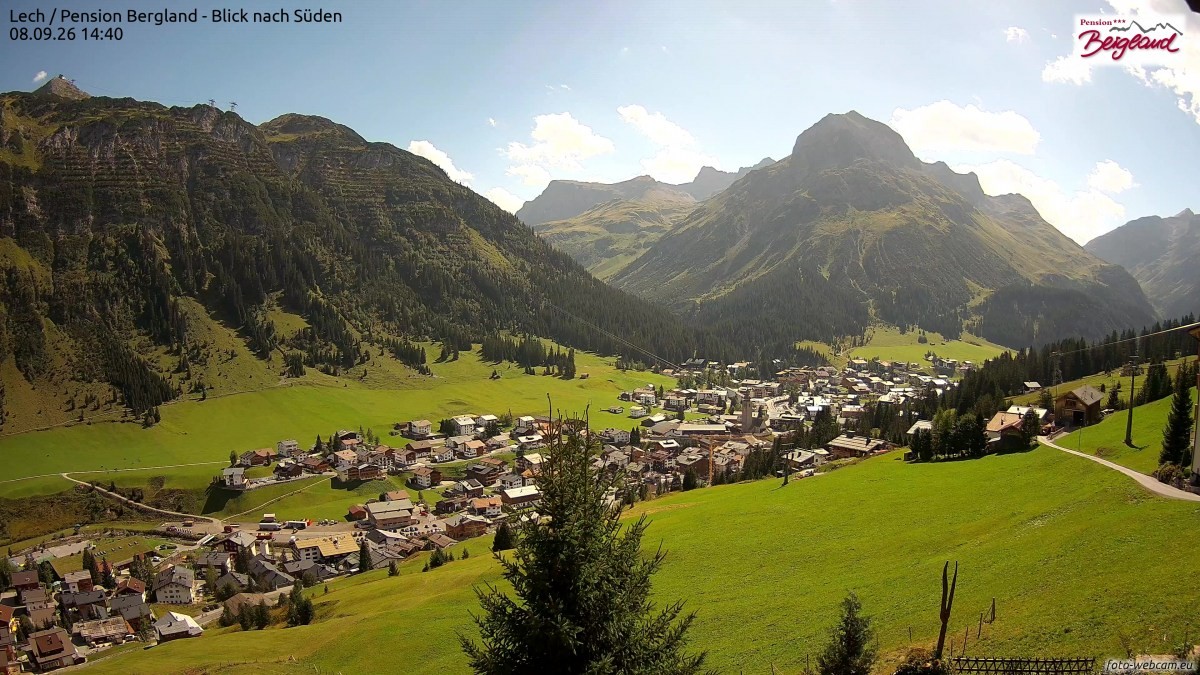 Archiv Foto Webcam Oberlech: Ausblick Pension Bergland