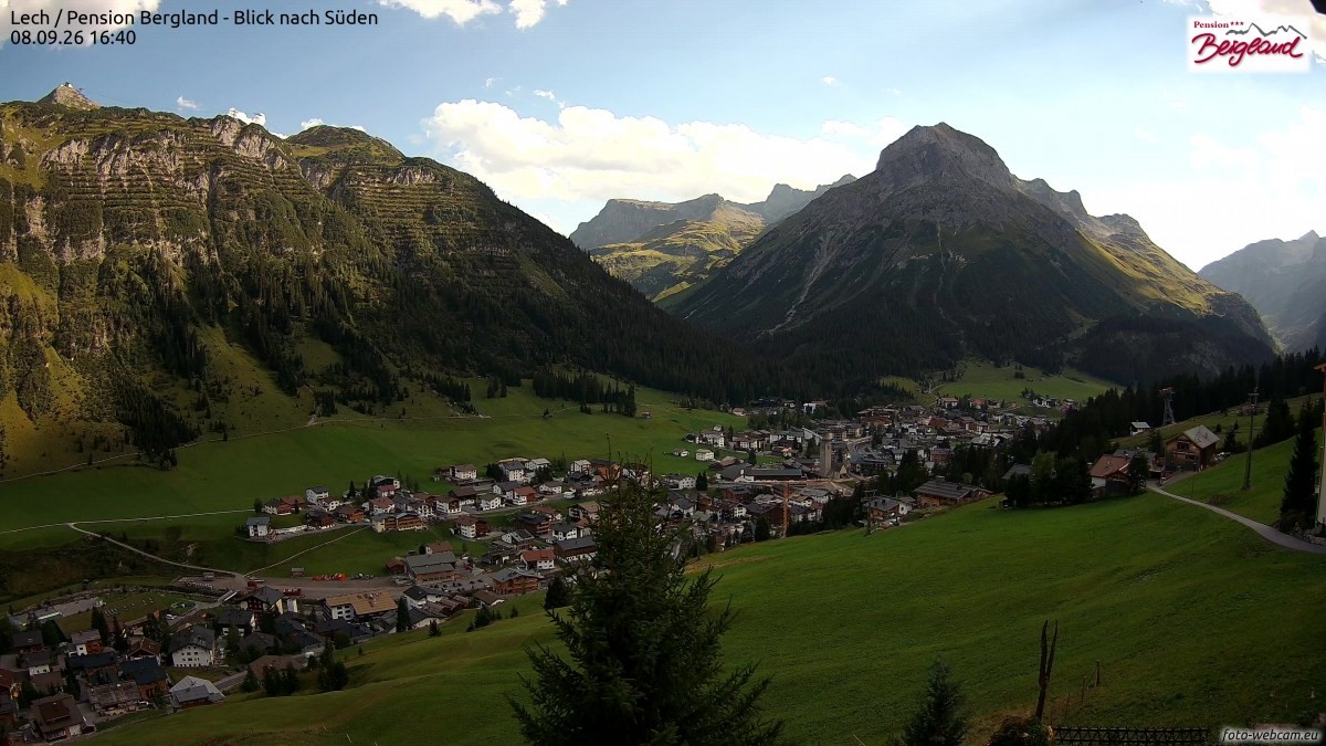 Archiv Foto Webcam Oberlech: Ausblick Pension Bergland