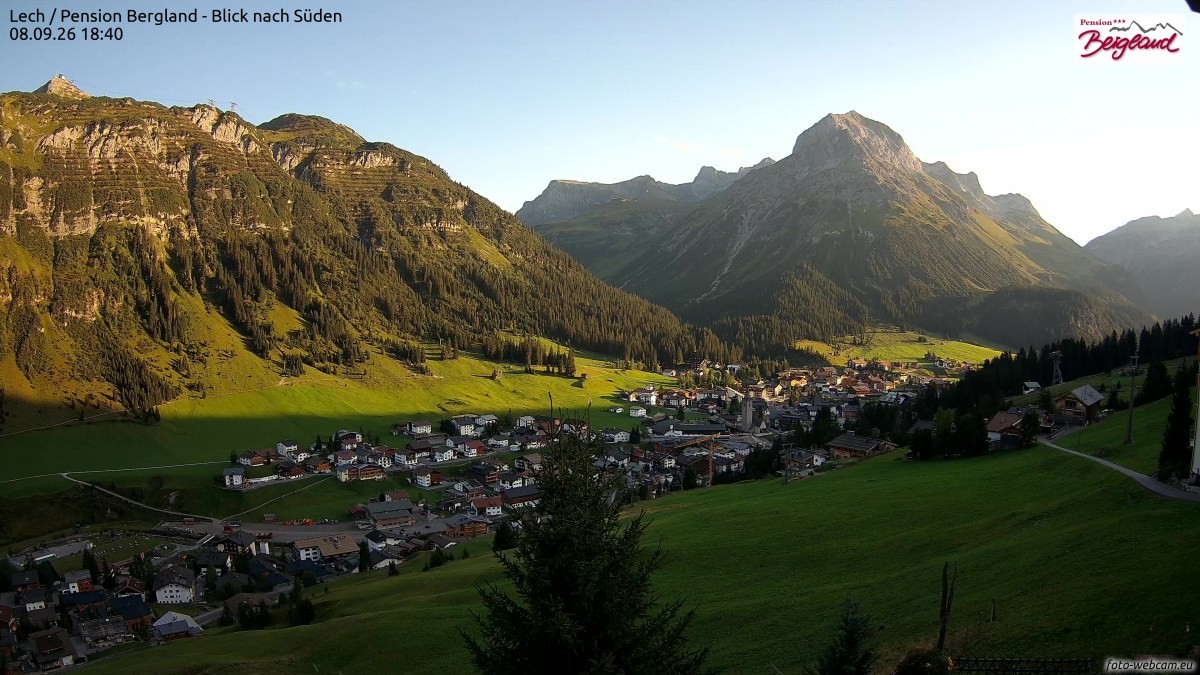 Archiv Foto Webcam Oberlech: Ausblick Pension Bergland