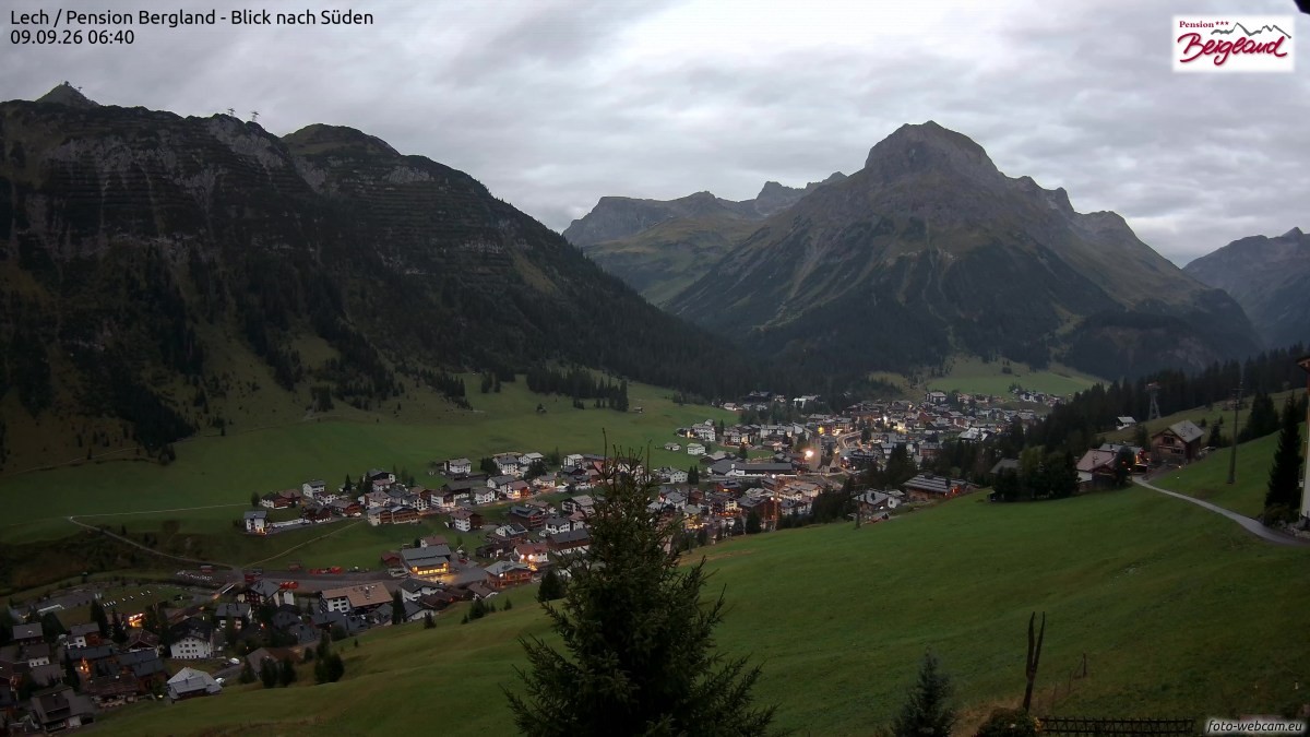 Archiv Foto Webcam Oberlech: Ausblick Pension Bergland
