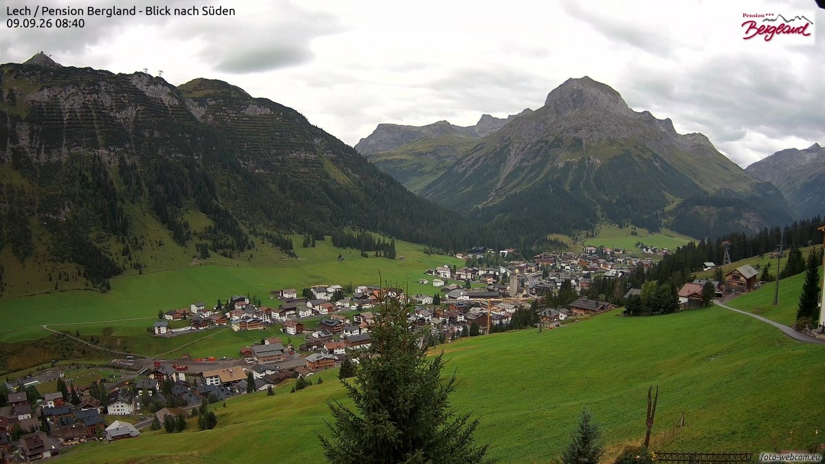 Archiv Foto Webcam Oberlech: Ausblick Pension Bergland