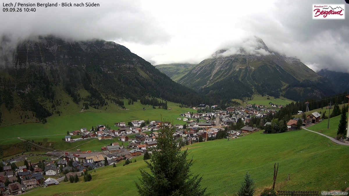 Archiv Foto Webcam Oberlech: Ausblick Pension Bergland