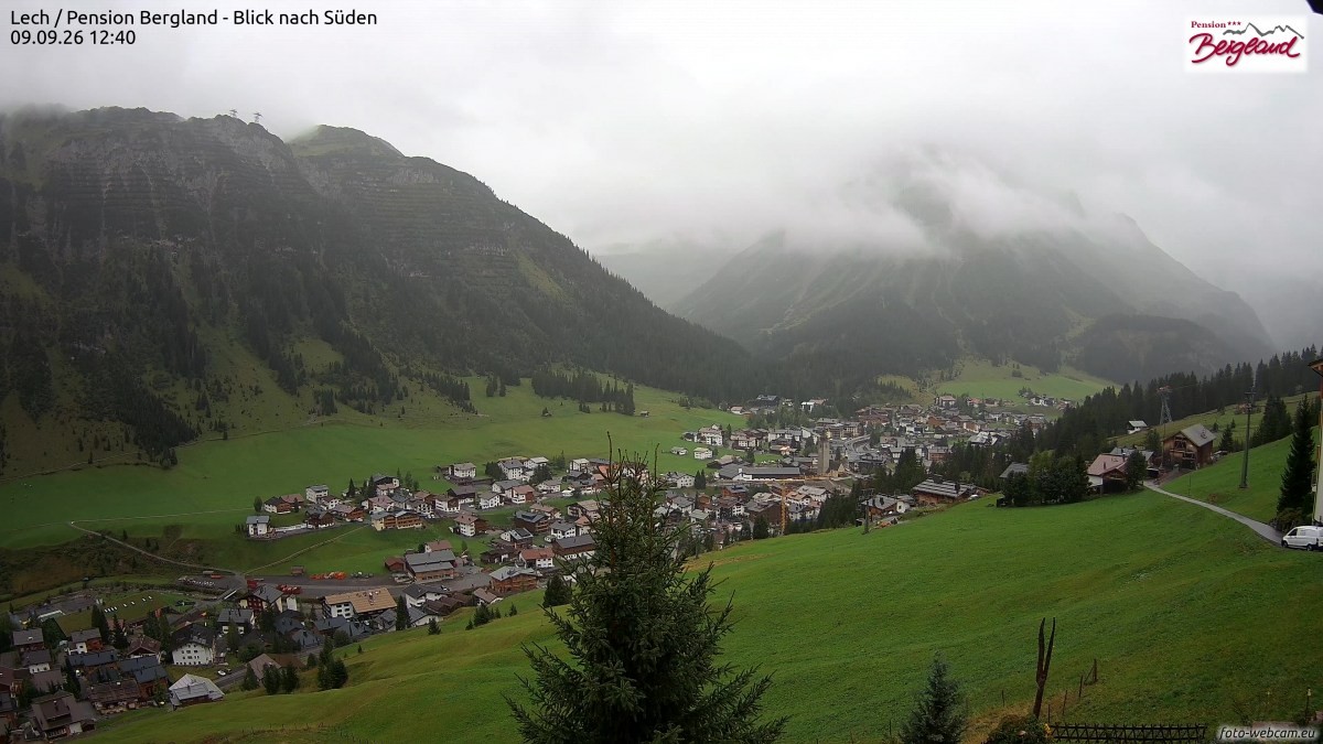 Archiv Foto Webcam Oberlech: Ausblick Pension Bergland
