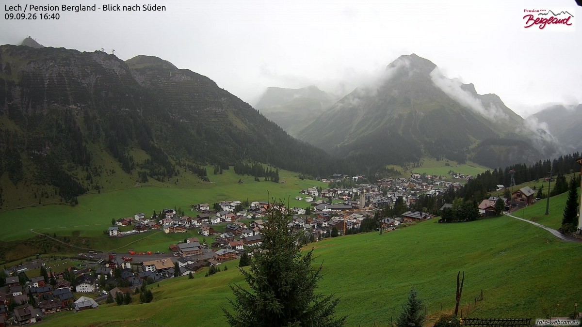 Archiv Foto Webcam Oberlech: Ausblick Pension Bergland