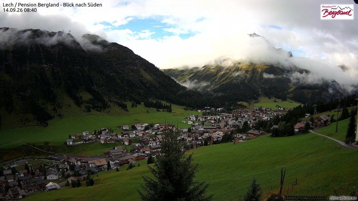 Archiv Foto Webcam Oberlech: Ausblick Pension Bergland