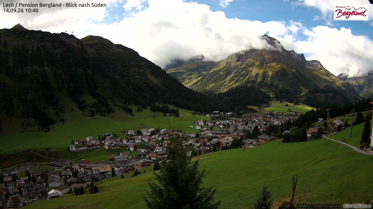 Archiv Foto Webcam Oberlech: Ausblick Pension Bergland