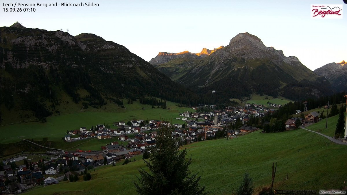 Archiv Foto Webcam Oberlech: Ausblick Pension Bergland