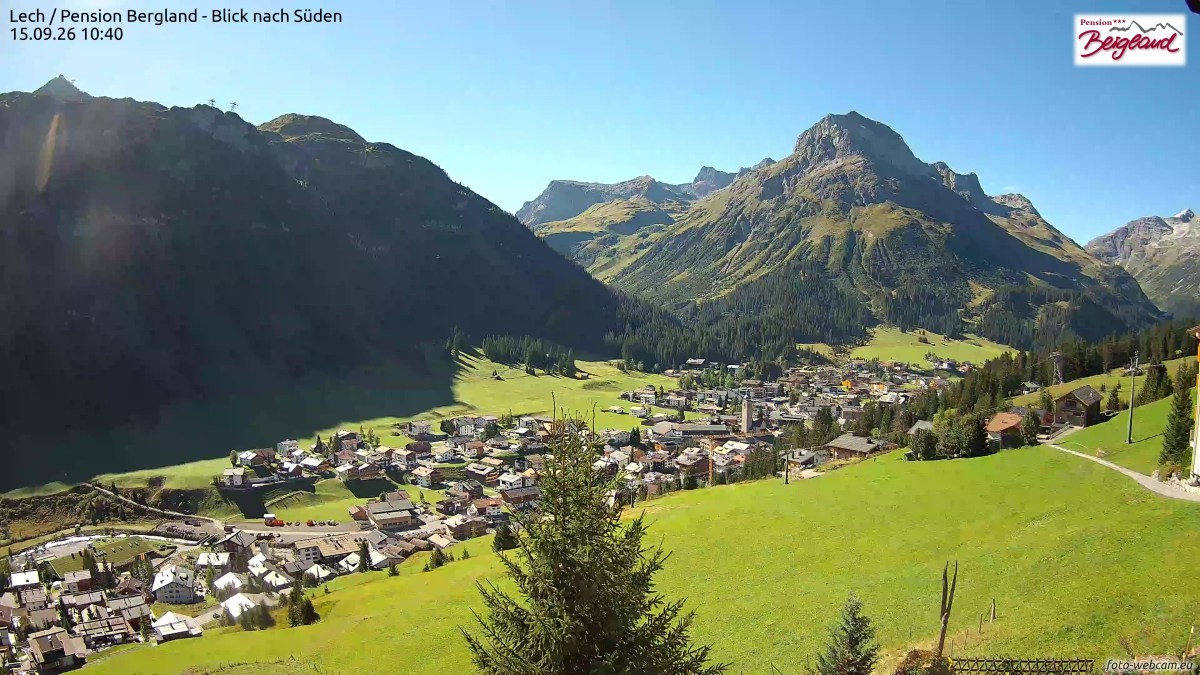 Archiv Foto Webcam Oberlech: Ausblick Pension Bergland
