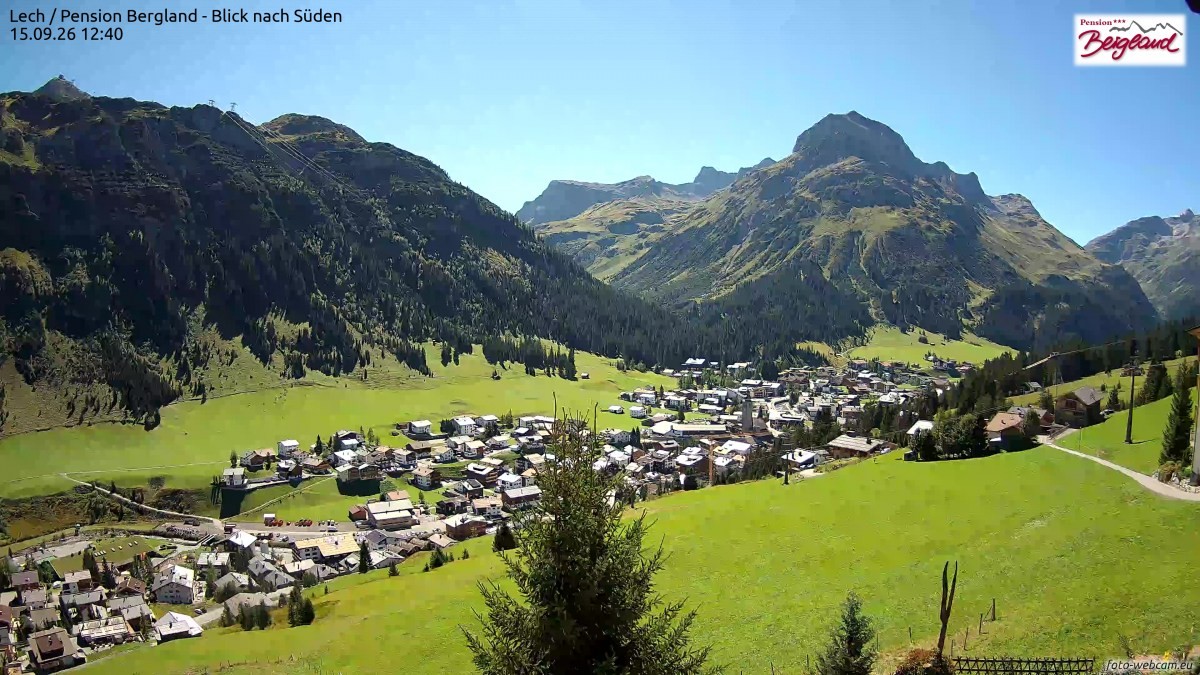 Archiv Foto Webcam Oberlech: Ausblick Pension Bergland
