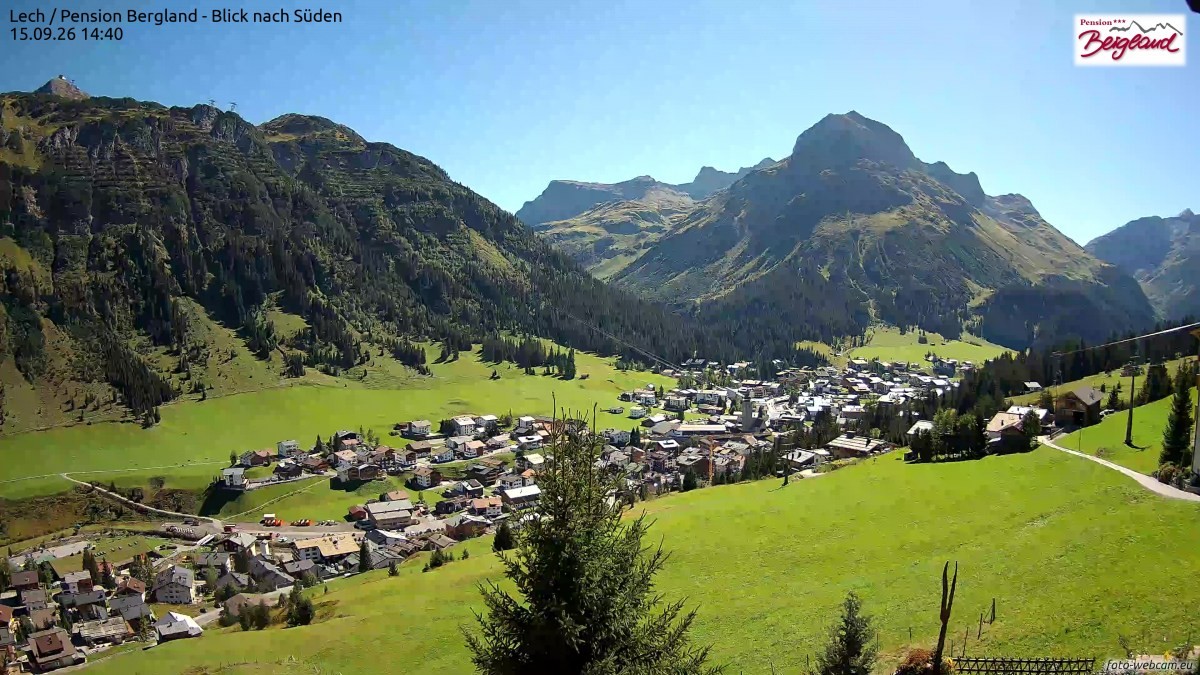Archiv Foto Webcam Oberlech: Ausblick Pension Bergland