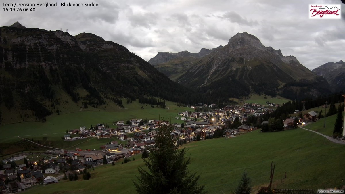 Archiv Foto Webcam Oberlech: Ausblick Pension Bergland