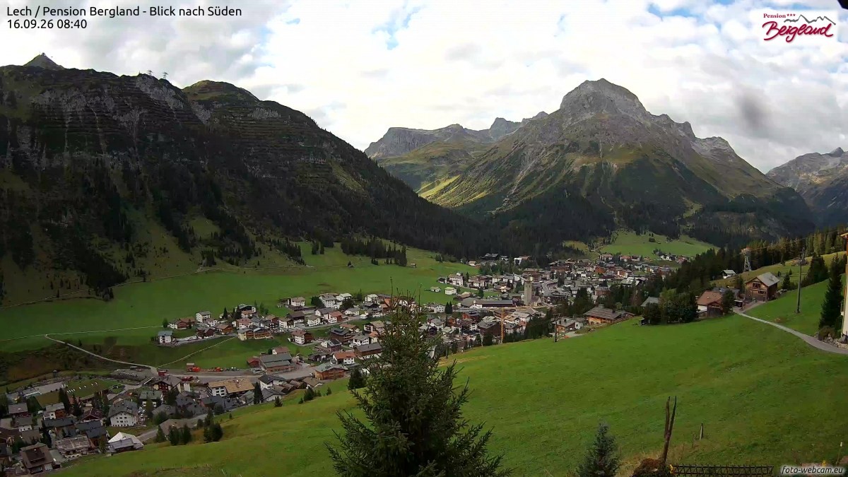 Archiv Foto Webcam Oberlech: Ausblick Pension Bergland
