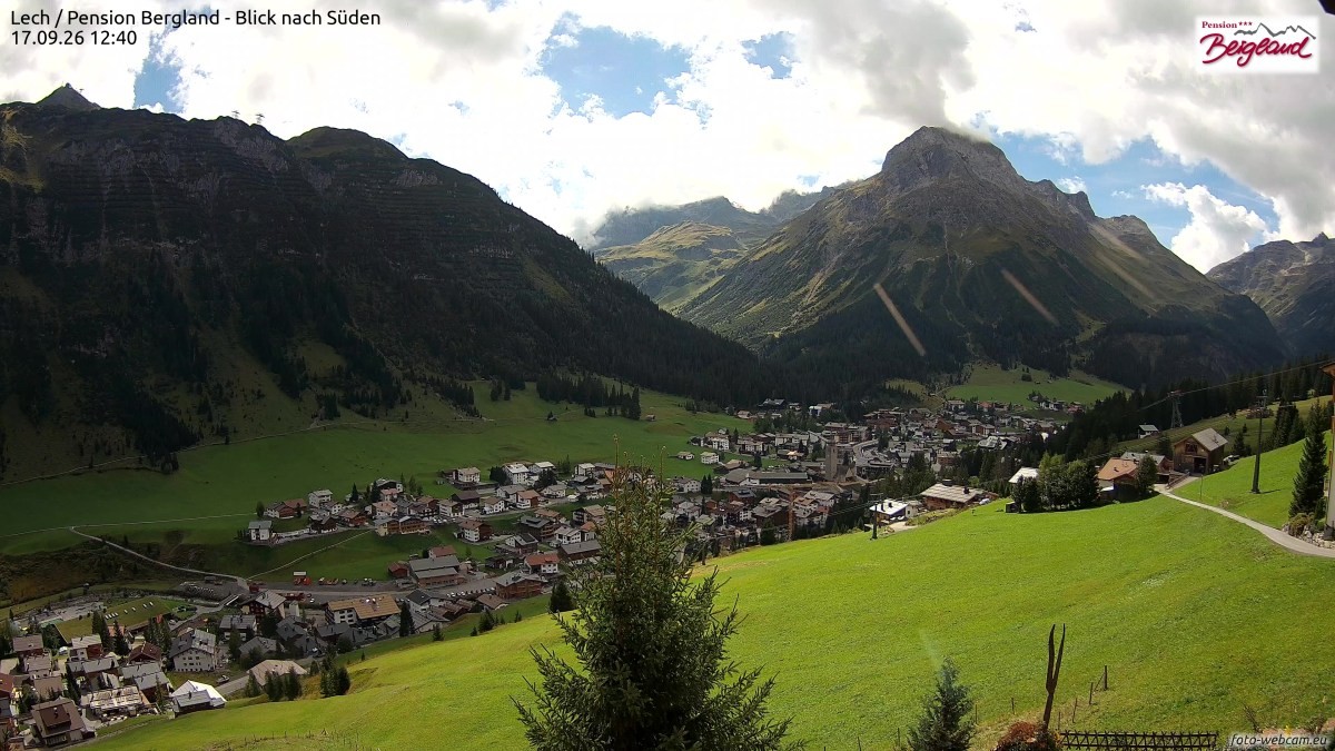 Archiv Foto Webcam Oberlech: Ausblick Pension Bergland