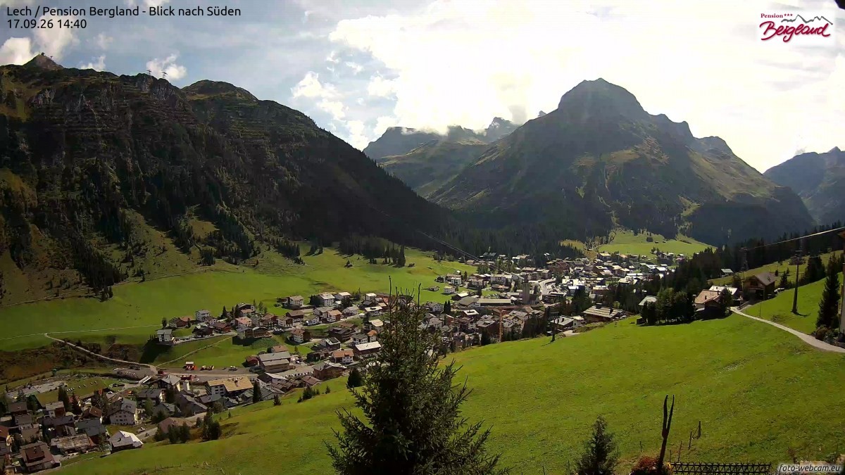 Archiv Foto Webcam Oberlech: Ausblick Pension Bergland