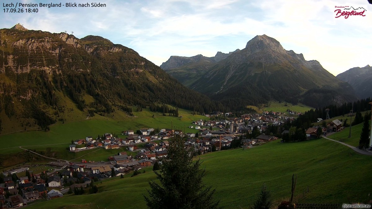 Archiv Foto Webcam Oberlech: Ausblick Pension Bergland