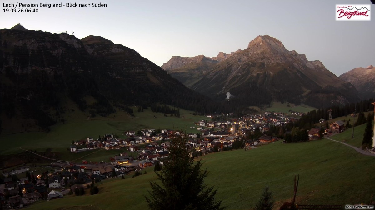 Archiv Foto Webcam Oberlech: Ausblick Pension Bergland