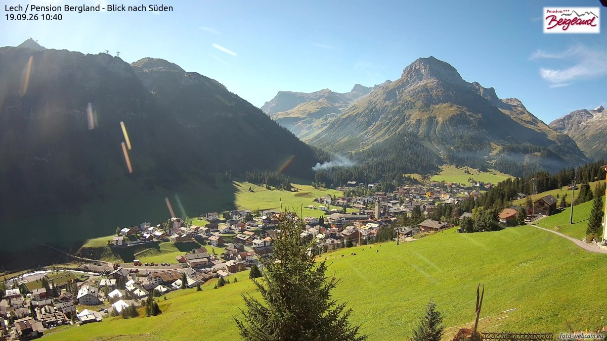 Archiv Foto Webcam Oberlech: Ausblick Pension Bergland
