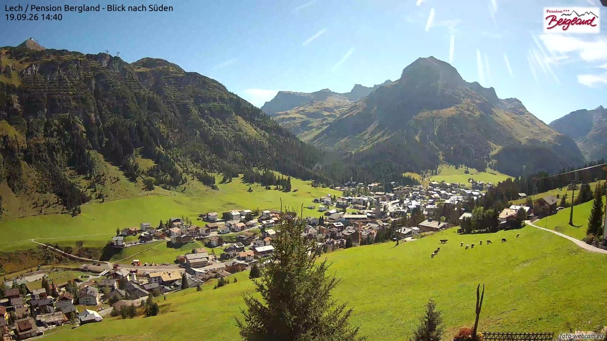 Archiv Foto Webcam Oberlech: Ausblick Pension Bergland