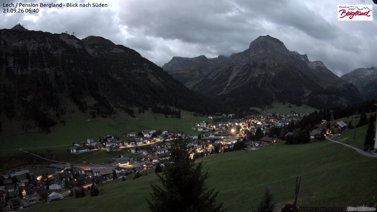 Archiv Foto Webcam Oberlech: Ausblick Pension Bergland