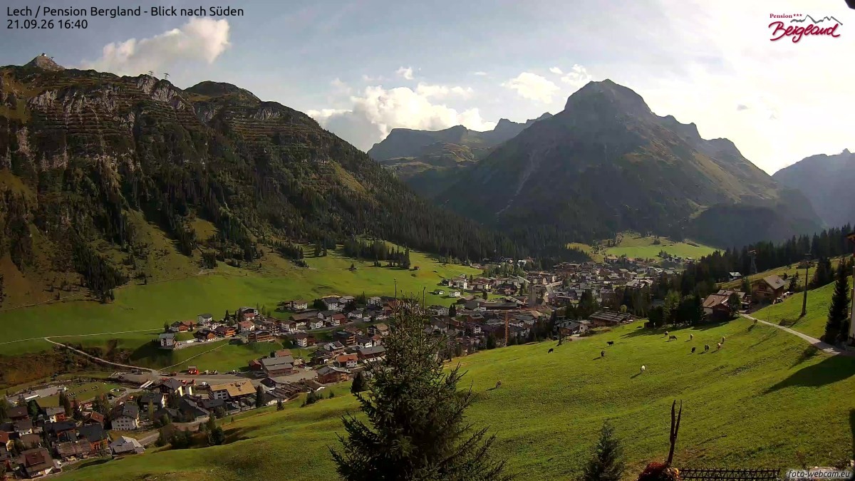 Archiv Foto Webcam Oberlech: Ausblick Pension Bergland