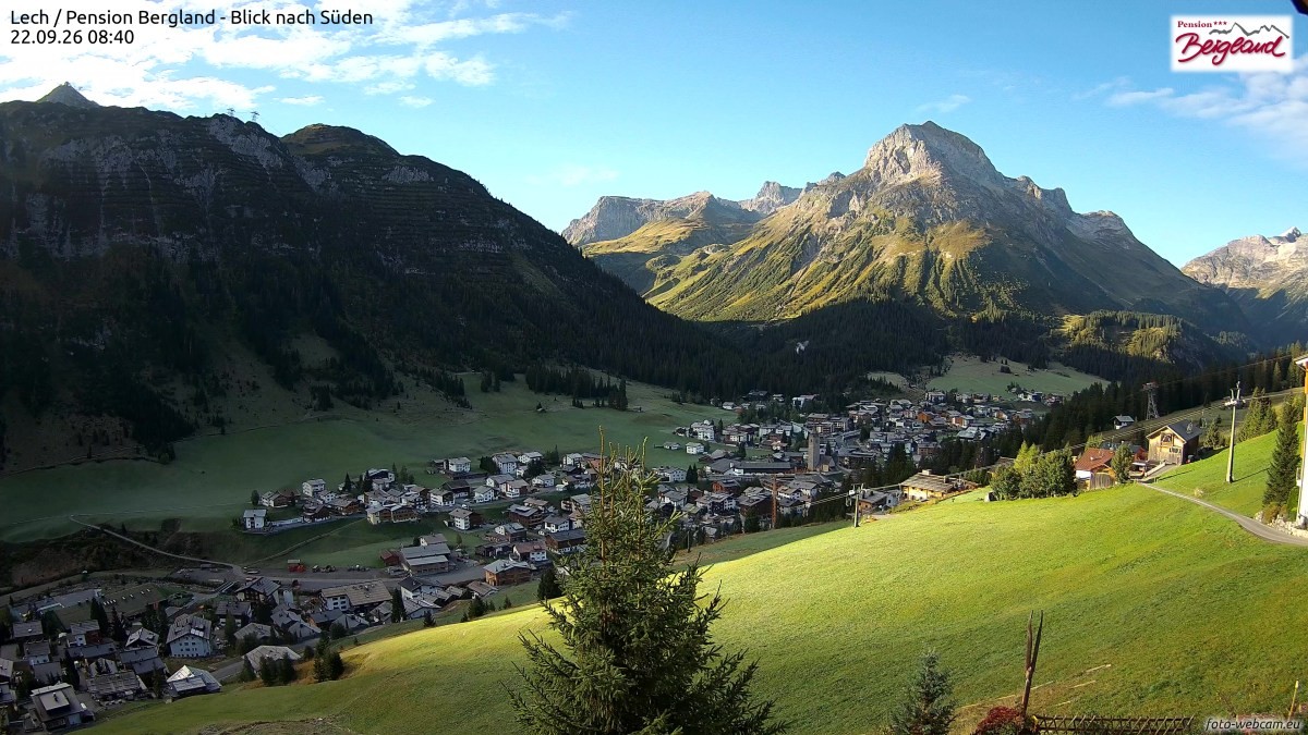 Archiv Foto Webcam Oberlech: Ausblick Pension Bergland