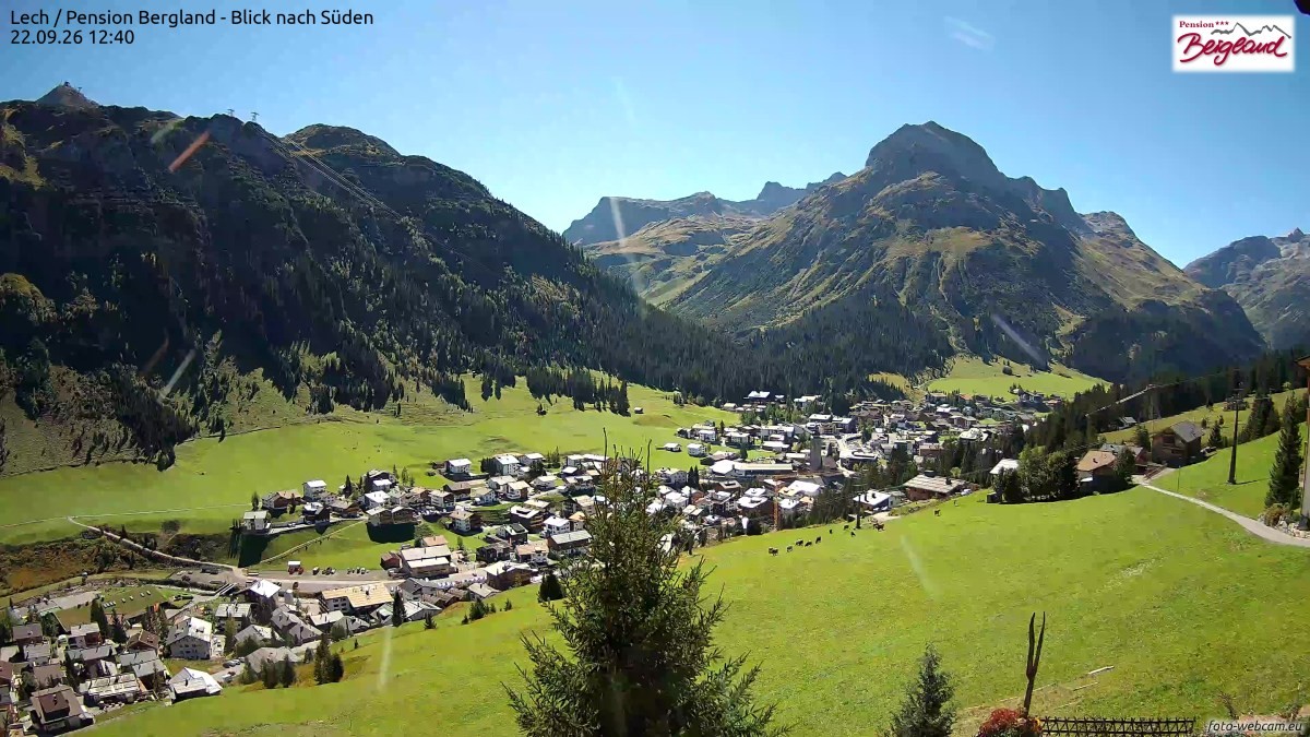 Archiv Foto Webcam Oberlech: Ausblick Pension Bergland