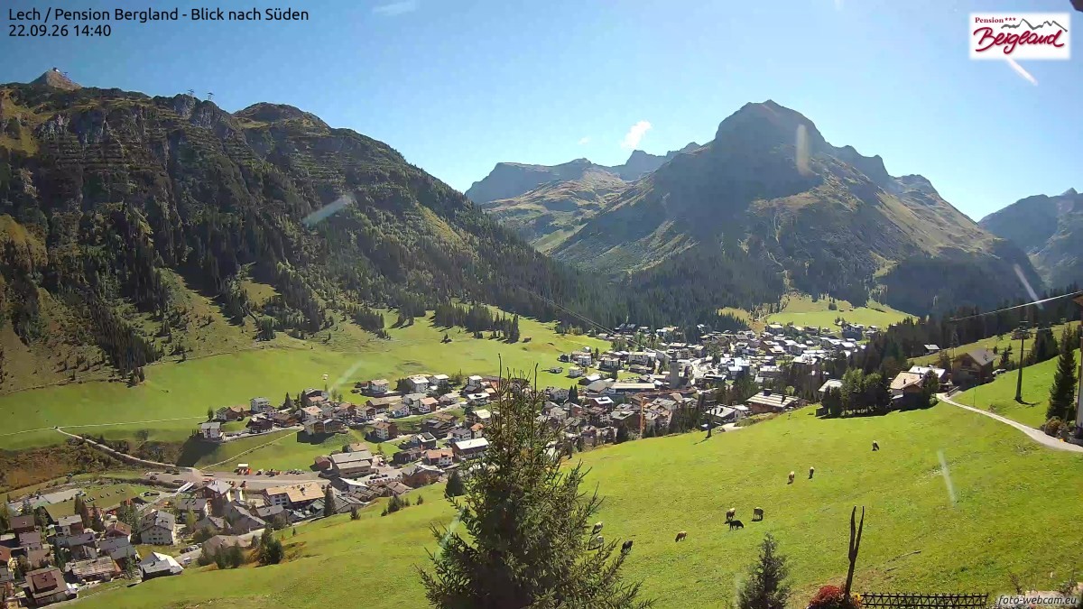 Archiv Foto Webcam Oberlech: Ausblick Pension Bergland