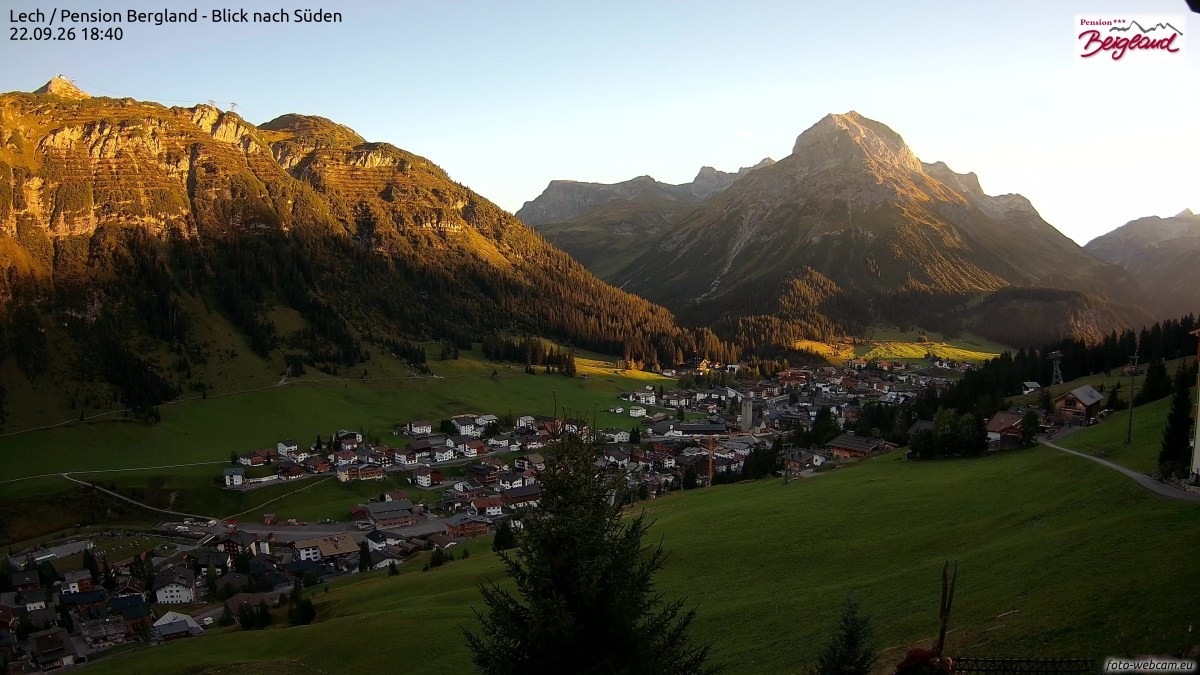 Archiv Foto Webcam Oberlech: Ausblick Pension Bergland