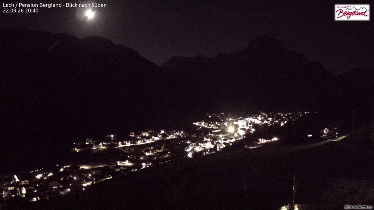 Archiv Foto Webcam Oberlech: Ausblick Pension Bergland