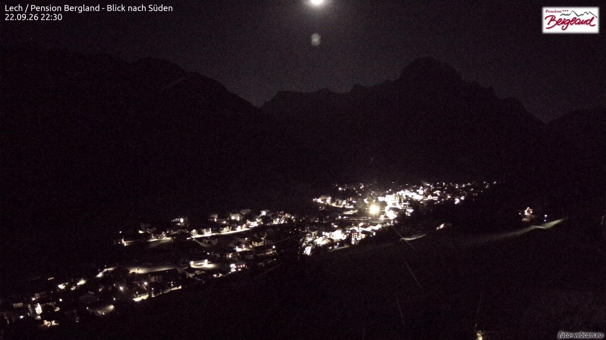 Archiv Foto Webcam Oberlech: Ausblick Pension Bergland