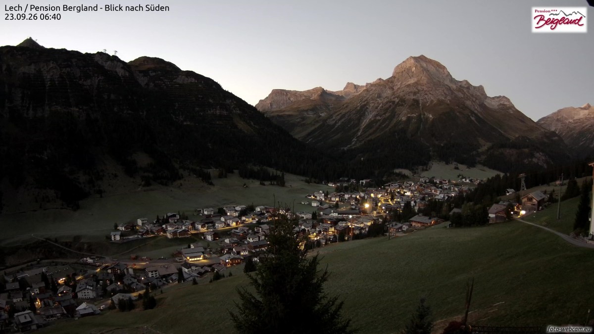 Archiv Foto Webcam Oberlech: Ausblick Pension Bergland