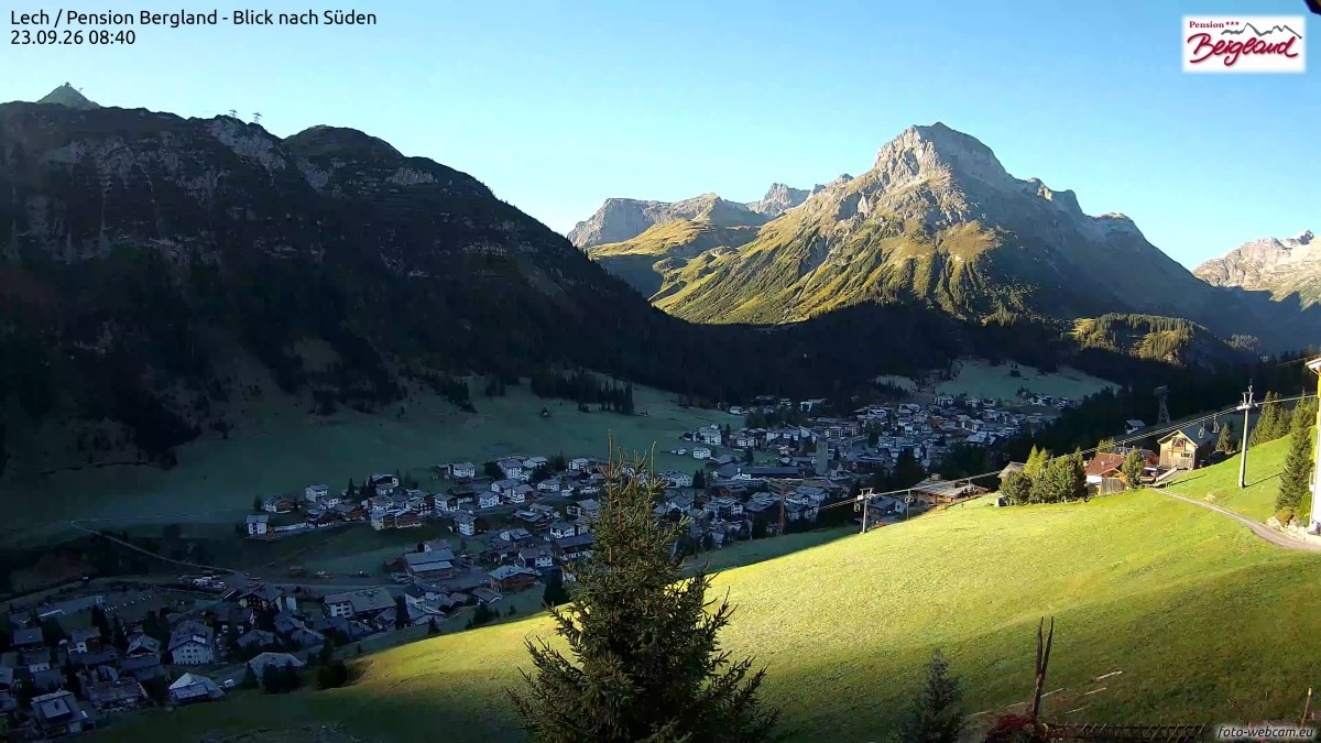 Archiv Foto Webcam Oberlech: Ausblick Pension Bergland