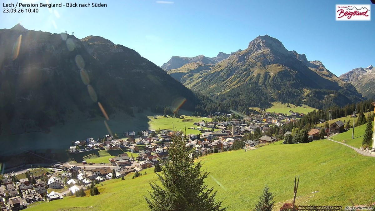Archiv Foto Webcam Oberlech: Ausblick Pension Bergland