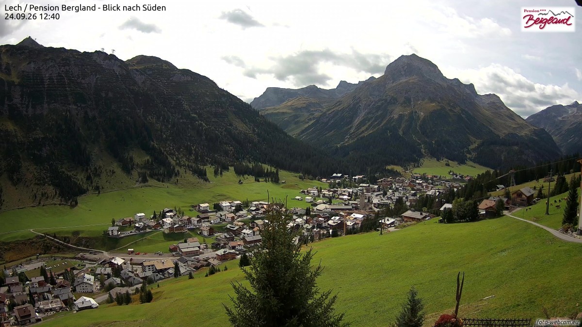 Archiv Foto Webcam Oberlech: Ausblick Pension Bergland