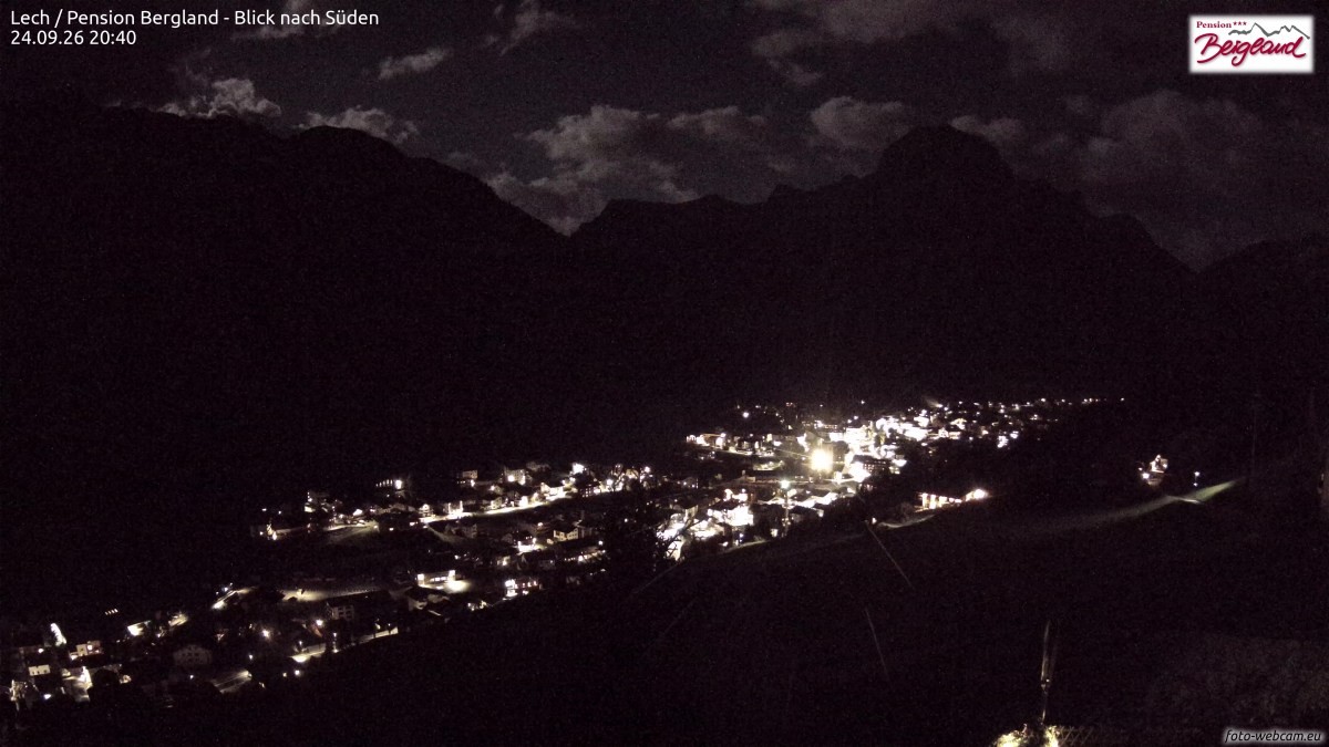 Archiv Foto Webcam Oberlech: Ausblick Pension Bergland