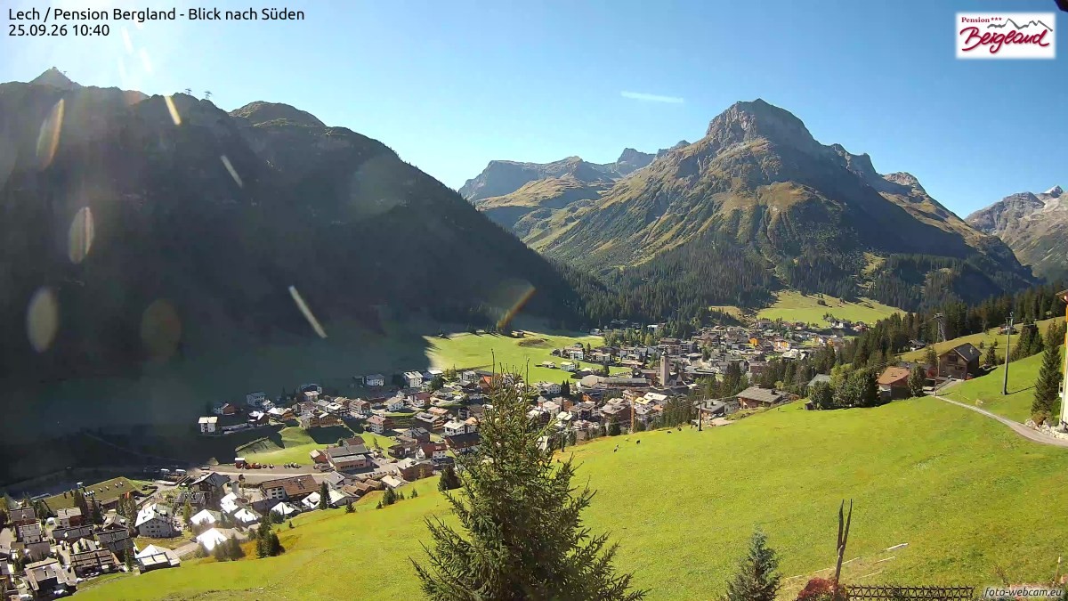 Archiv Foto Webcam Oberlech: Ausblick Pension Bergland